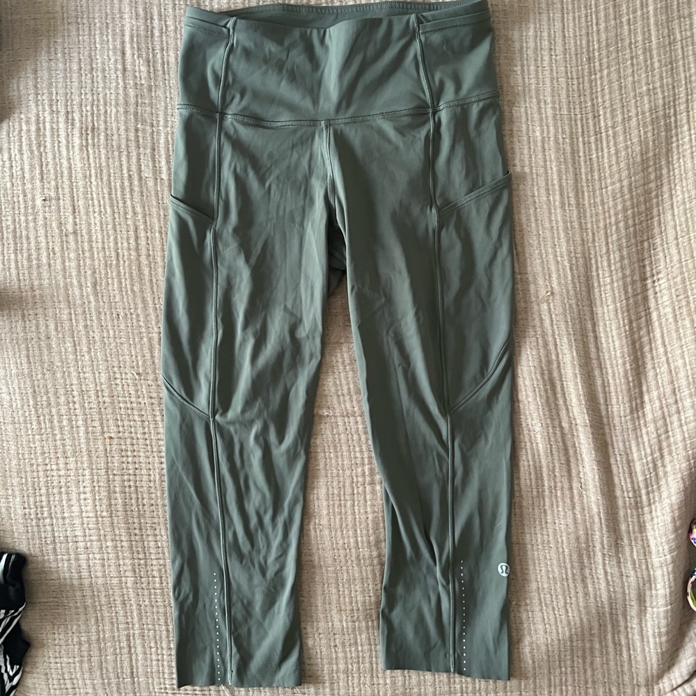 Lulemon capri leggings